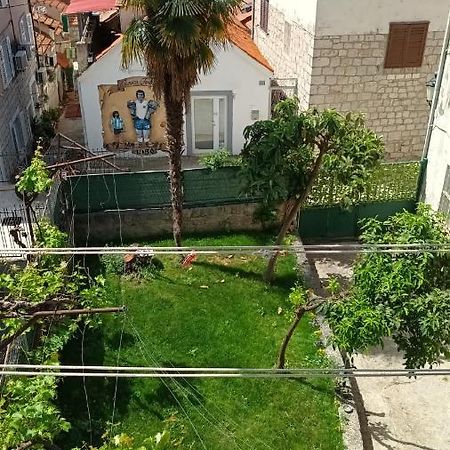 Old Stone House In Historical Area Split Exterior foto