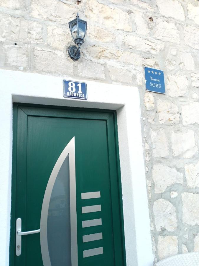 Old Stone House In Historical Area Split Exterior foto
