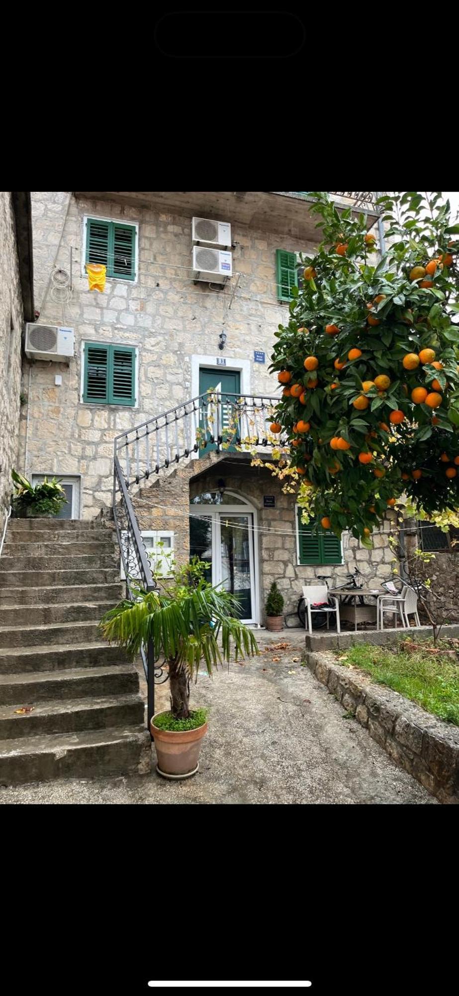 Old Stone House In Historical Area Split Exterior foto